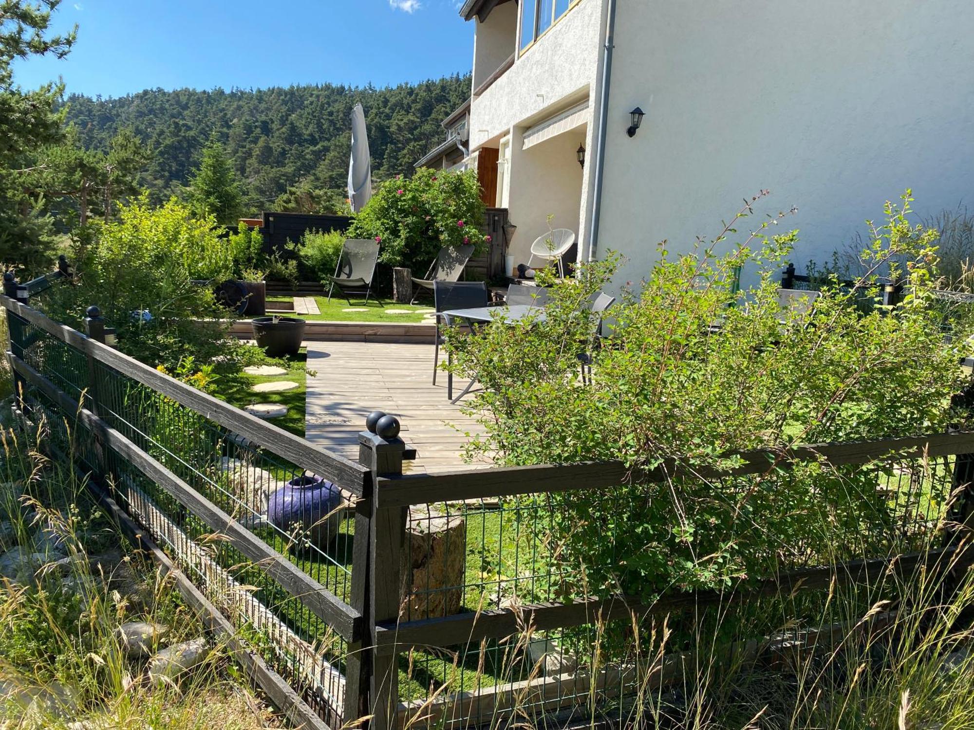 Location Avec Jardin En Hameau Ii *